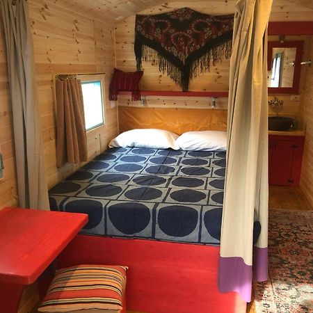 Agriturismo La Rovere - I Carrozzoni Gitani Cossano Belbo Bagian luar foto