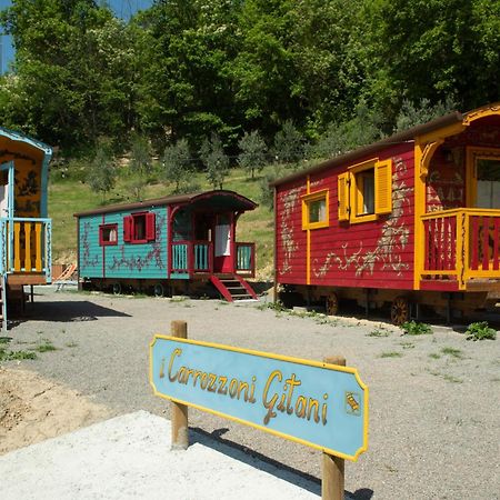 Agriturismo La Rovere - I Carrozzoni Gitani Cossano Belbo Bagian luar foto