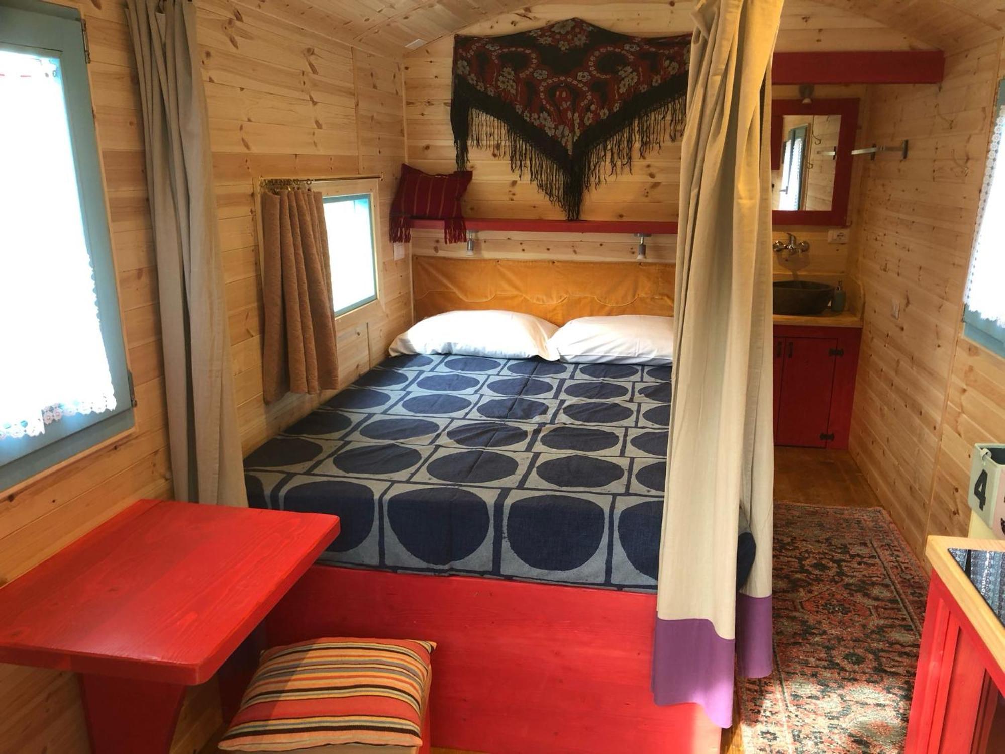 Agriturismo La Rovere - I Carrozzoni Gitani Cossano Belbo Bagian luar foto