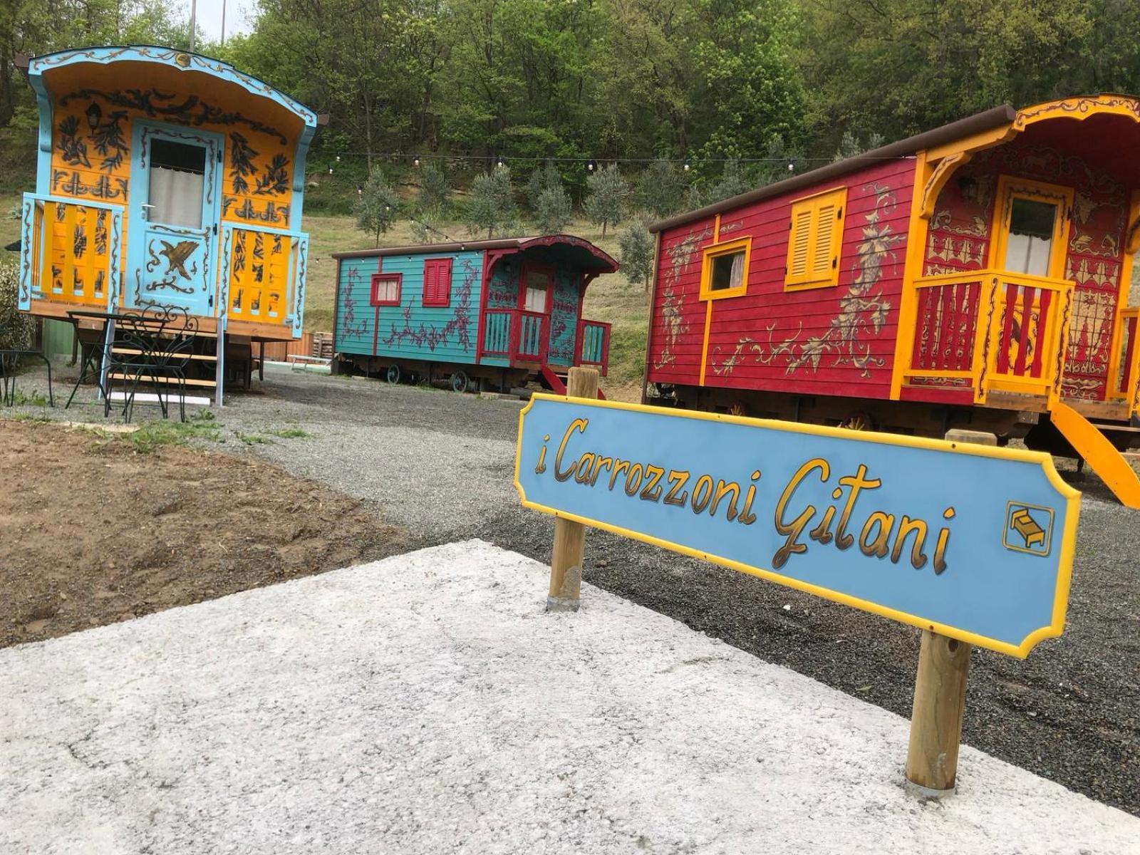 Agriturismo La Rovere - I Carrozzoni Gitani Cossano Belbo Bagian luar foto