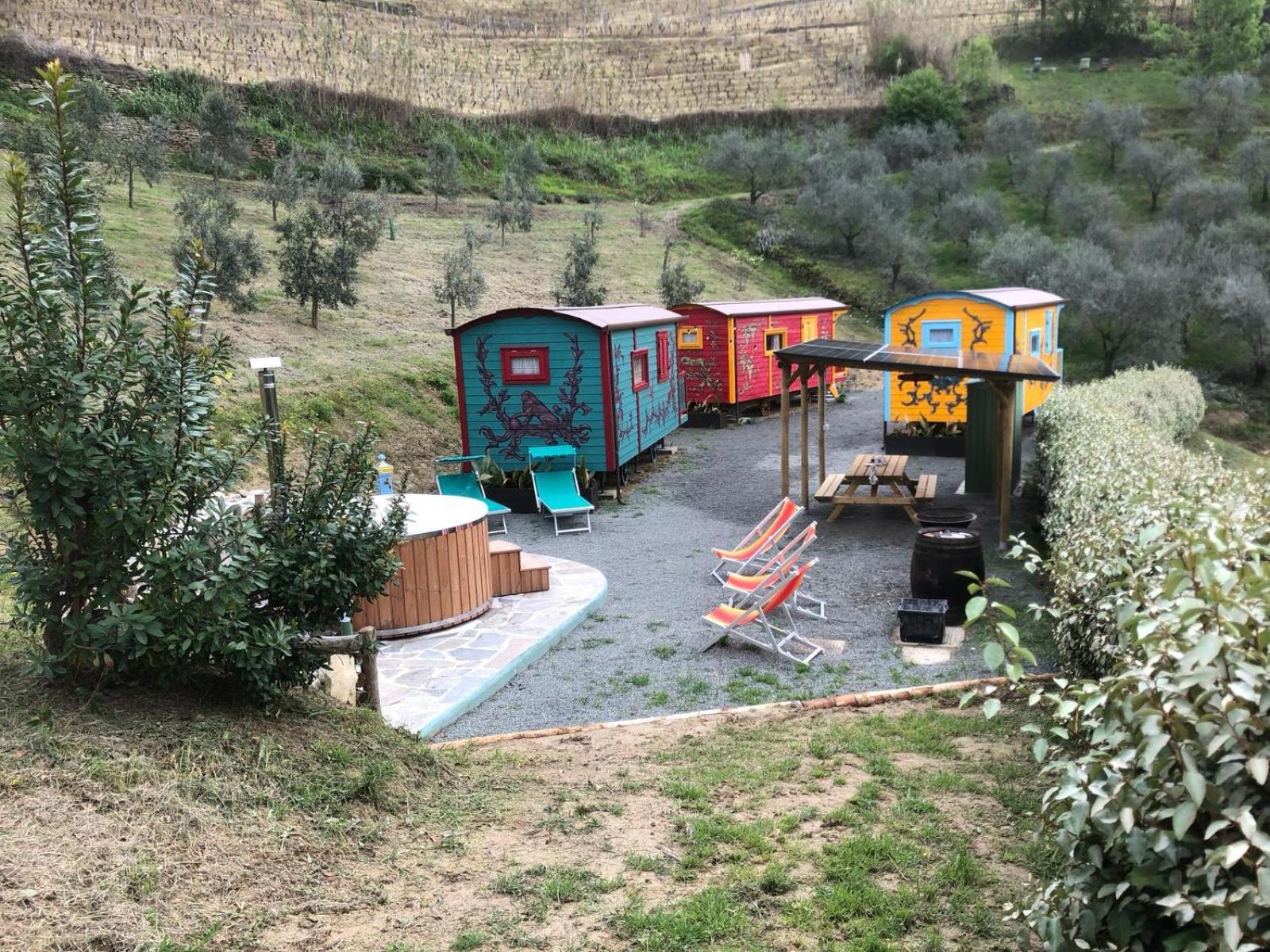 Agriturismo La Rovere - I Carrozzoni Gitani Cossano Belbo Bagian luar foto