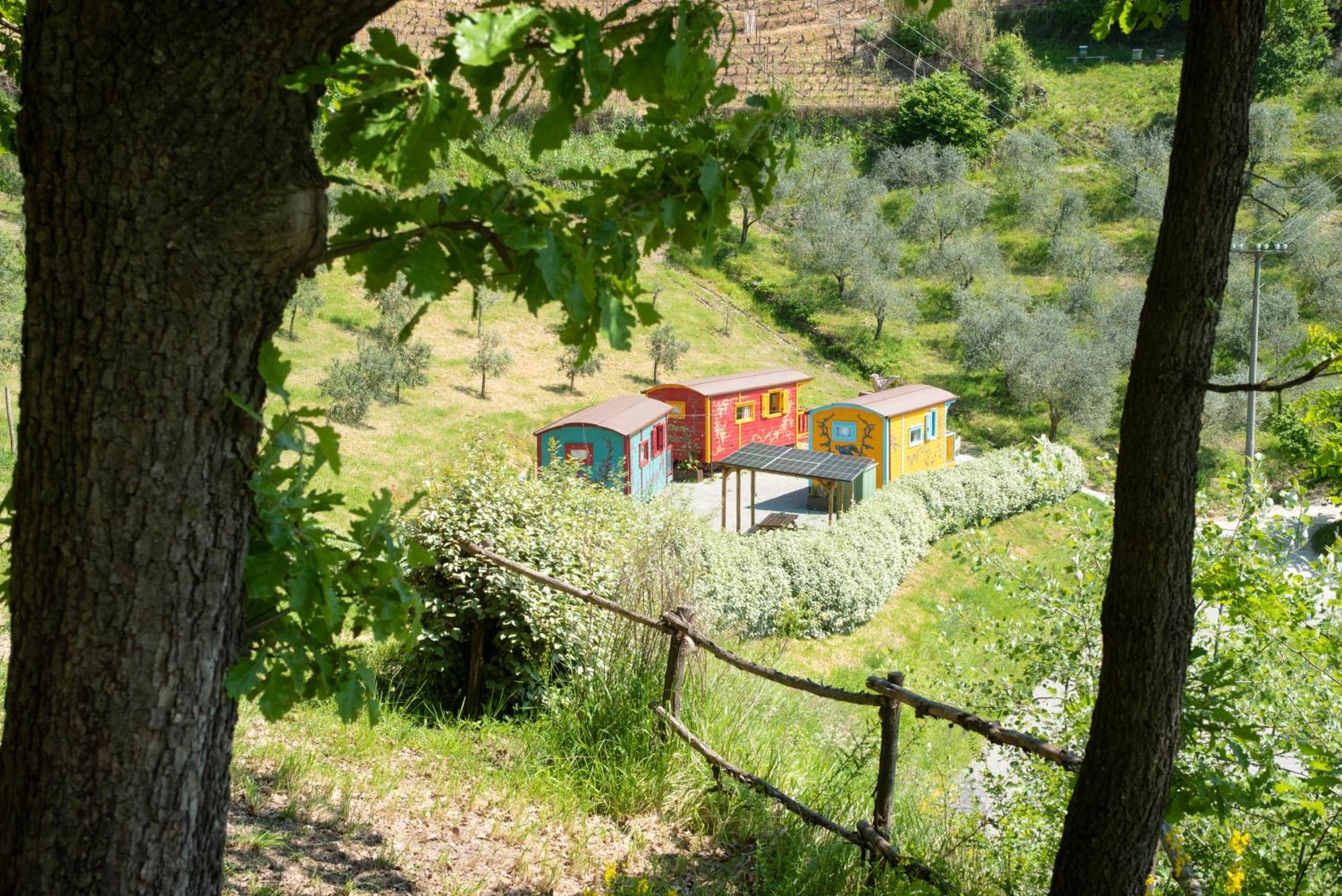 Agriturismo La Rovere - I Carrozzoni Gitani Cossano Belbo Bagian luar foto