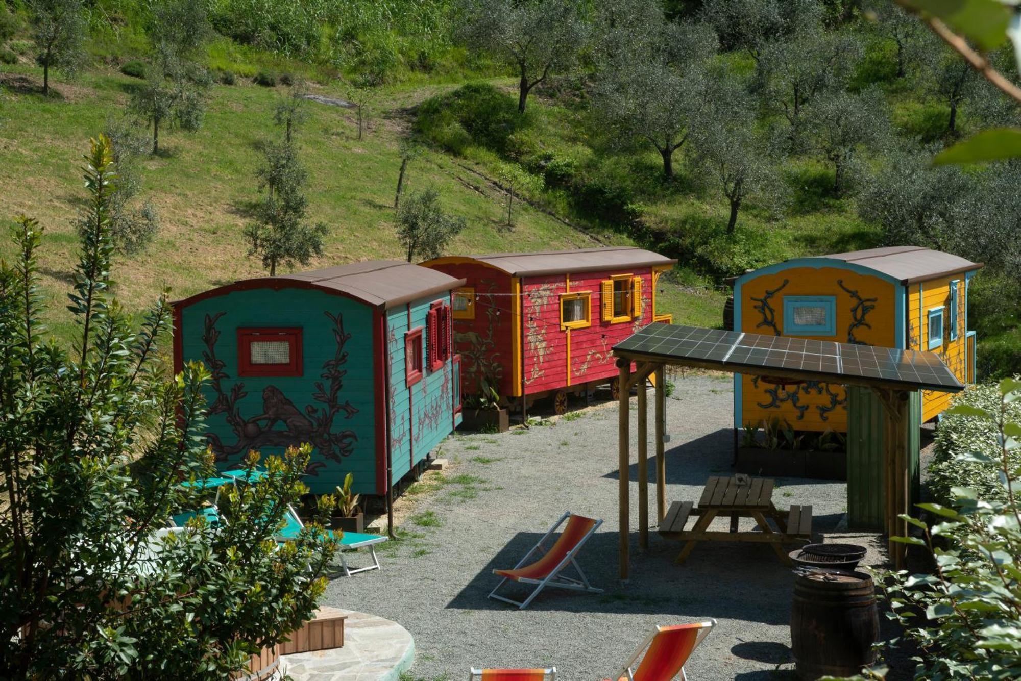 Agriturismo La Rovere - I Carrozzoni Gitani Cossano Belbo Bagian luar foto